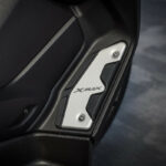 PLATINES DE MARCHEPIEDS YAMAHA XMAX